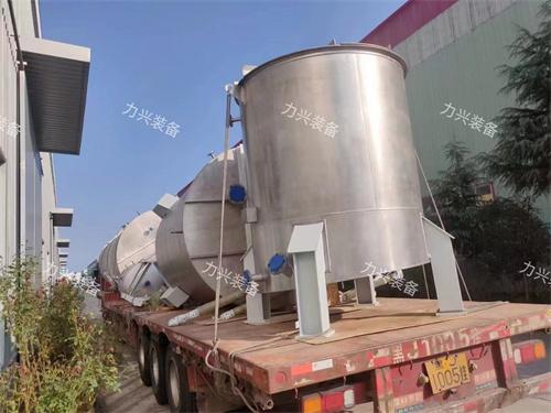 兩車(chē)共15臺(tái)鈦壓力容器設(shè)備發(fā)貨 兩車(chē)共15臺(tái)鈦壓力容器設(shè)備發(fā)貨
